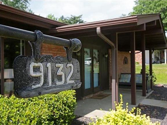 2nd image of 9132 Desmond Dr