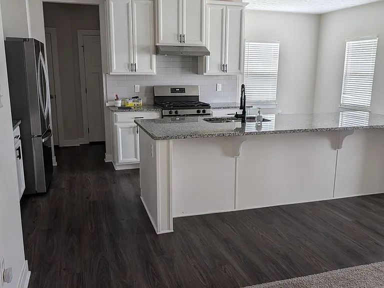 417 Sydney Dr — Photo 10