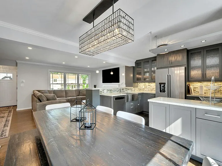 4 Lorraine Dr — Photo 12