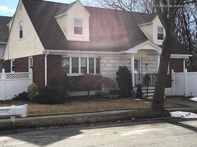 2nd image of 156 8th St