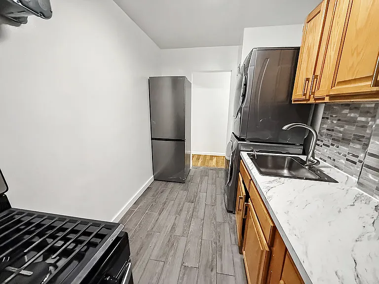 511 W 186th St #C6 — Photo 12