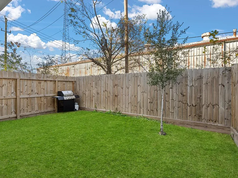 2928 Stevens St — Photo 21