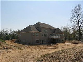 2nd image of 625 Bacon Ave