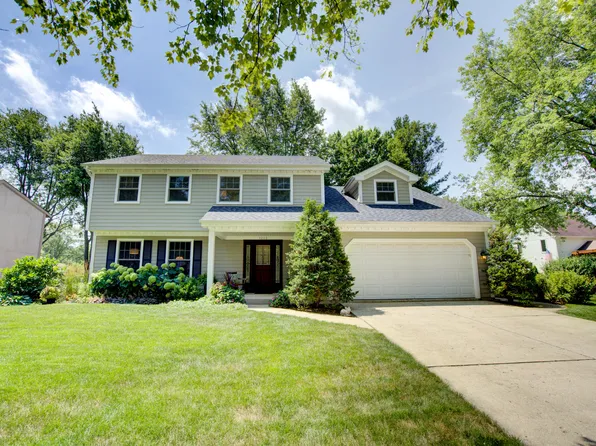 1202 Chateaugay Ave, Naperville, IL 60540