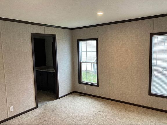 3rd image of 2 Sharon Dr #120