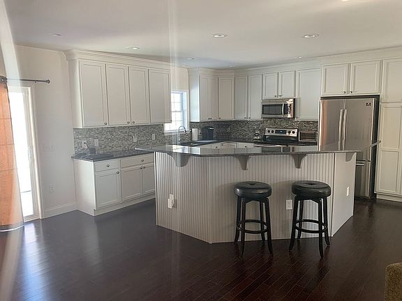 2nd image of 63 Kentview Dr
