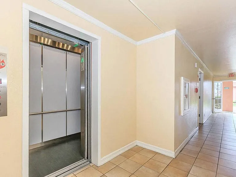 Villa Monair Apartments — Photo 49