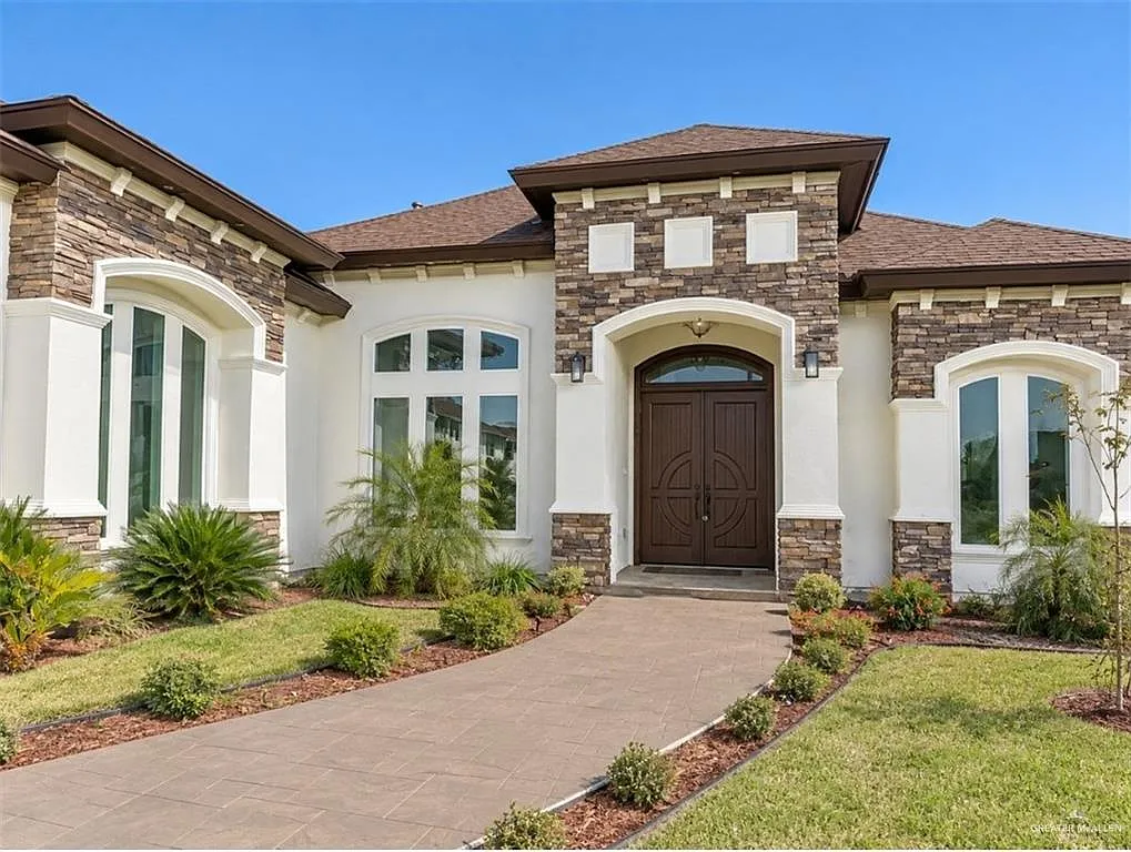 4 bed, 5.0 bath, 2515 sqft, $2,600 — Photo 3