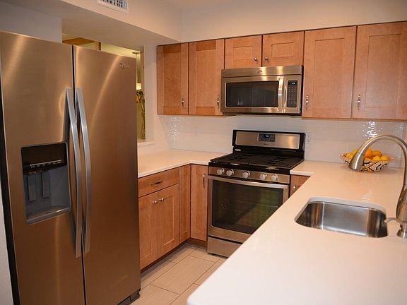 4th image of 8000 Donore Pl APT 65