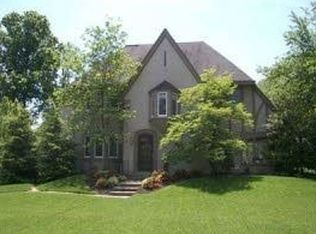 15 Wentworth Ave, Wyoming, OH 45215