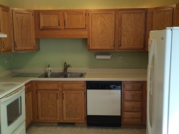 3rd image of 403 Cattail Dr Unit 403