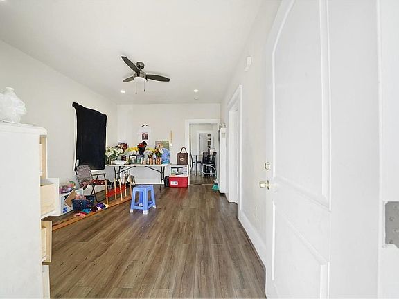 3rd image of 7514 Krause Ave #7514