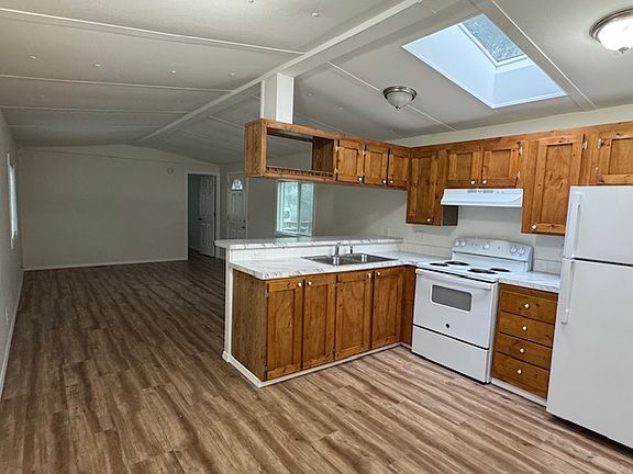 4th image of 10203 Brooks Ln SE