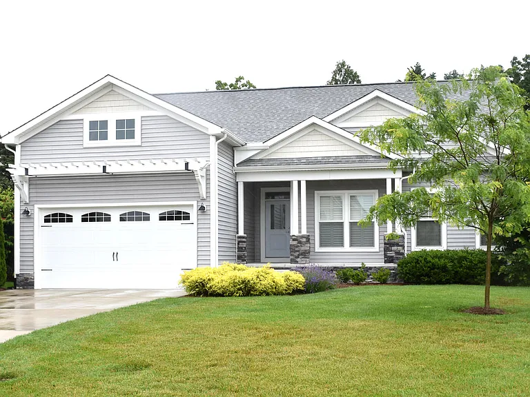 416 Seagull Dr — Photo 1