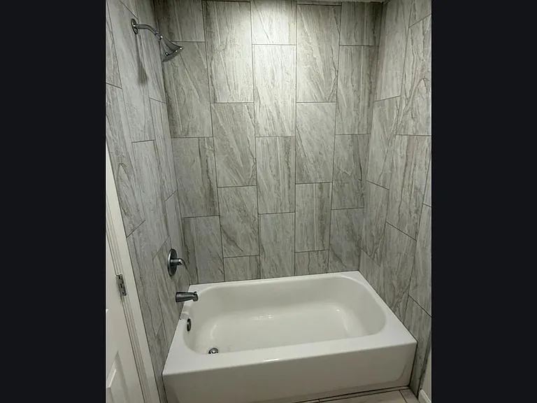 219 Candelaria Rd NW — Photo 9