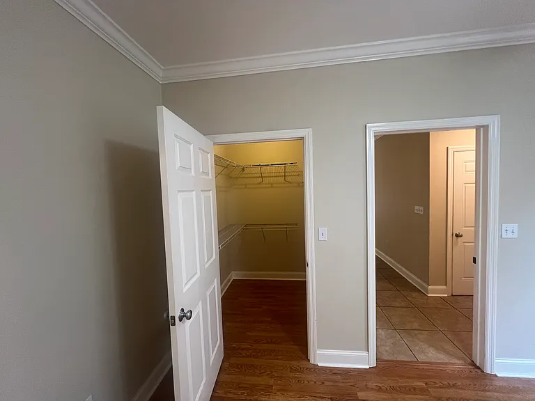 4441 Burbank Dr #906 — Photo 9