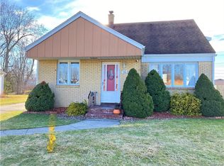 50 Cathedral Ln, Cheektowaga, NY
