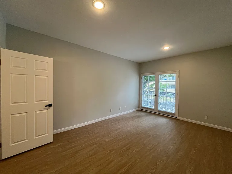1620 South Bentley Ave — Photo 26