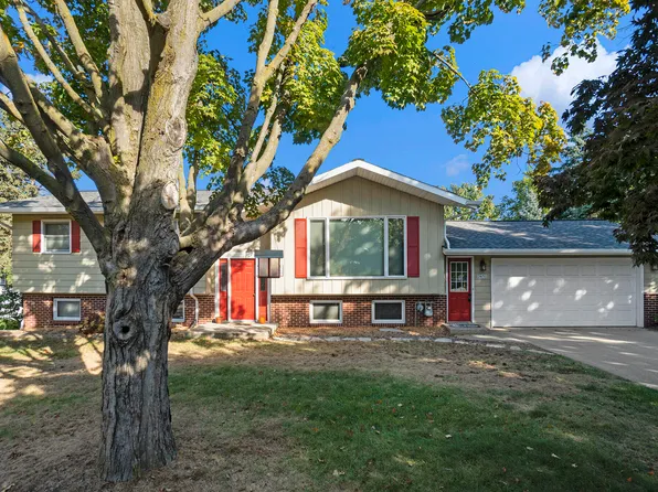 2651 Baldwin St, Jenison, MI 49428