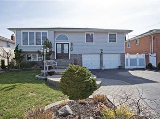 2572 Harvard Ln, Seaford, NY 11783