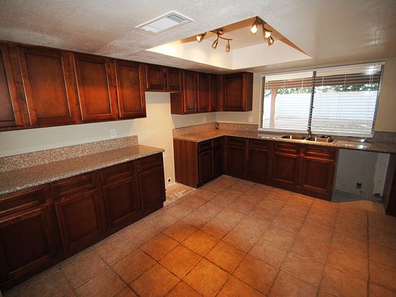 5th image of 4102 W Evans Dr