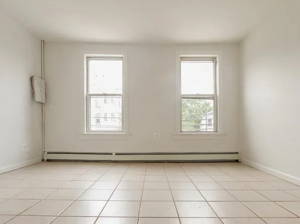 156 Old Bergen Rd, Jersey City, NJ 07305