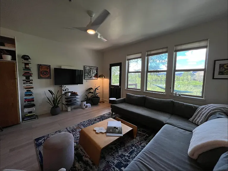 708 Lakeside Dr #708 — Photo 4