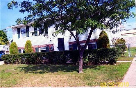 2nd image of 410 8th St