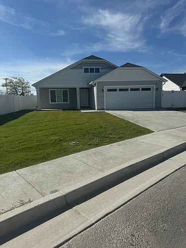 805 N 980 W Photo 1