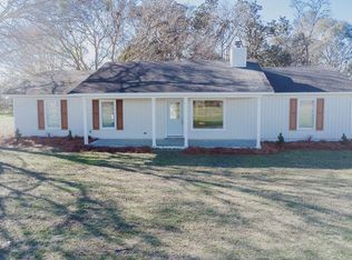 5885 Val Del Rd, Hahira, GA 31632
