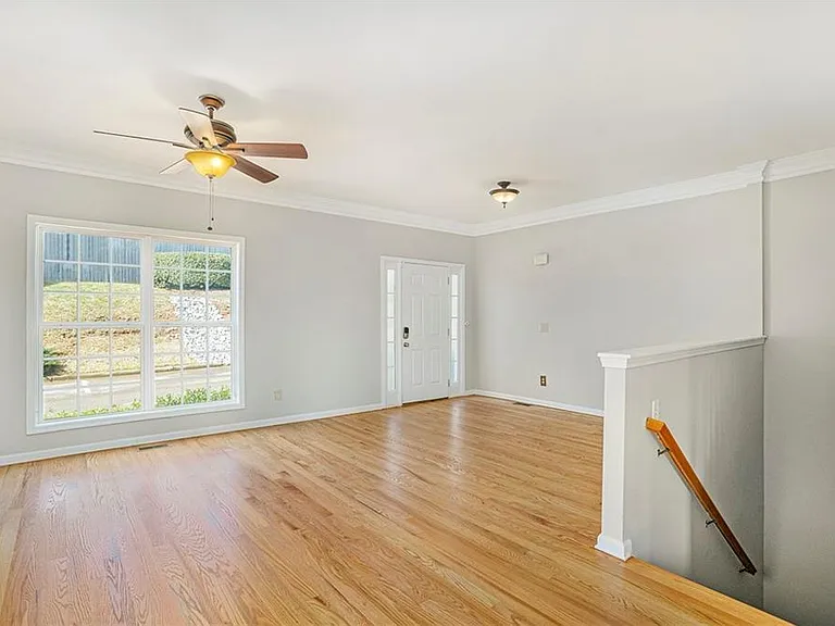 1439 Bluff Valley Cir — Photo 6