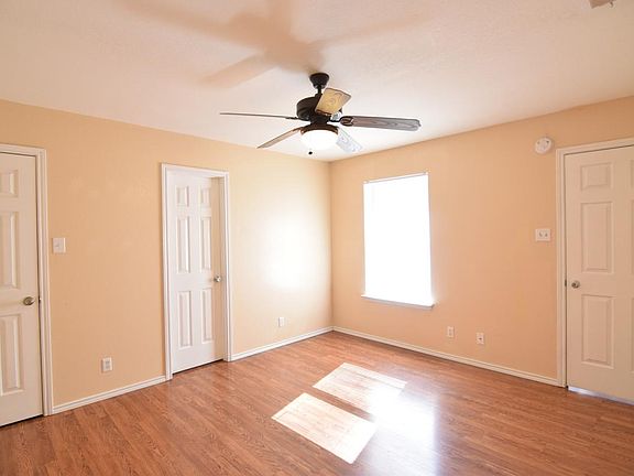 4th image of 3612 Warfield Dr