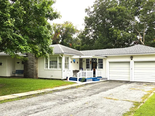 355 S Lee Evans Dr, Hull, IL 62343