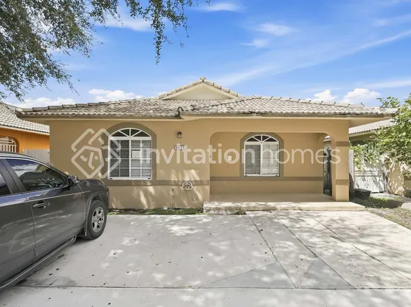9775 NW 126th Ter, Hialeah Gardens, FL 33018