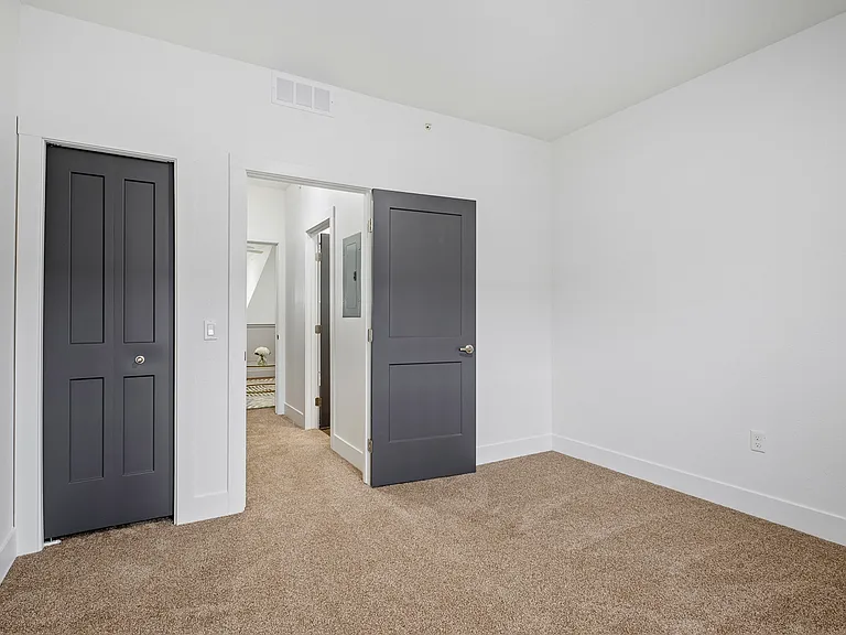Coopers Landing Apartments — Photo 15