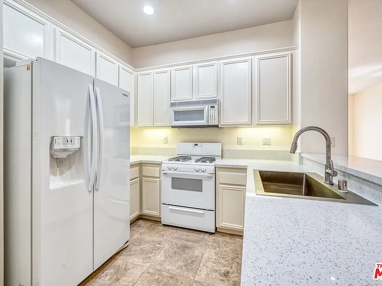 1133 Jewett Dr — Photo 11