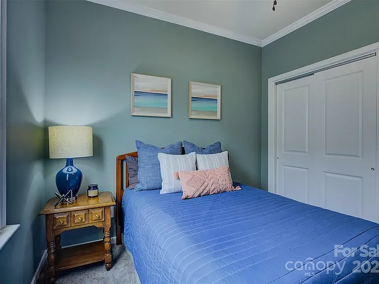7134 Thornrose Dr — Photo 20