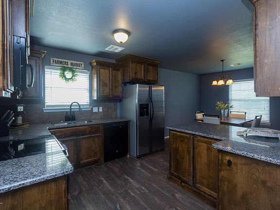 4th image of 1402 Fox Hollow Ave
