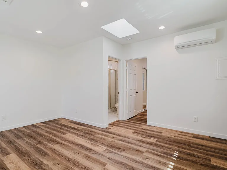 2027 Bonita Ave — Photo 14