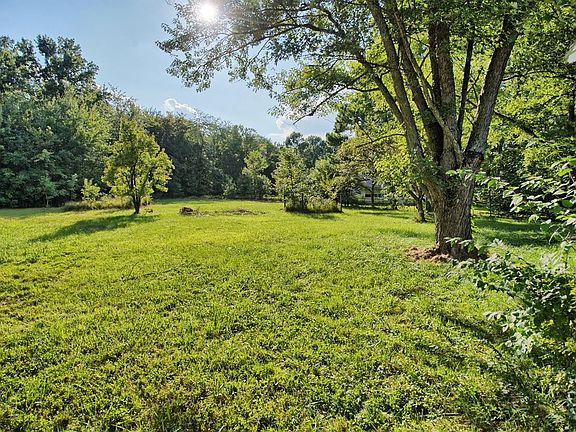2nd image of 1077 Clough Pike