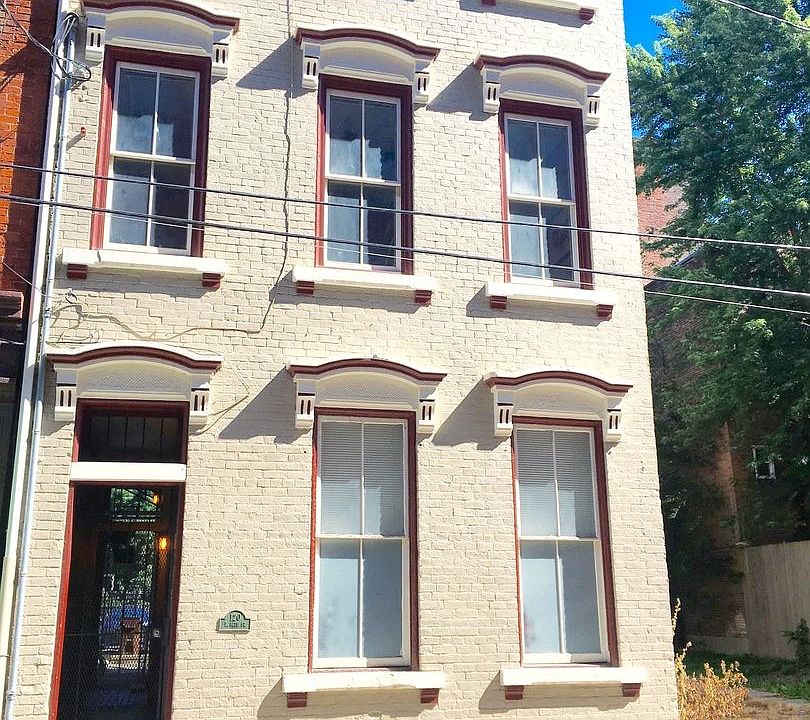 1st image of 120 E 14th St #3113388