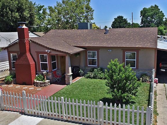 3rd image of 1943 Deodar Ave