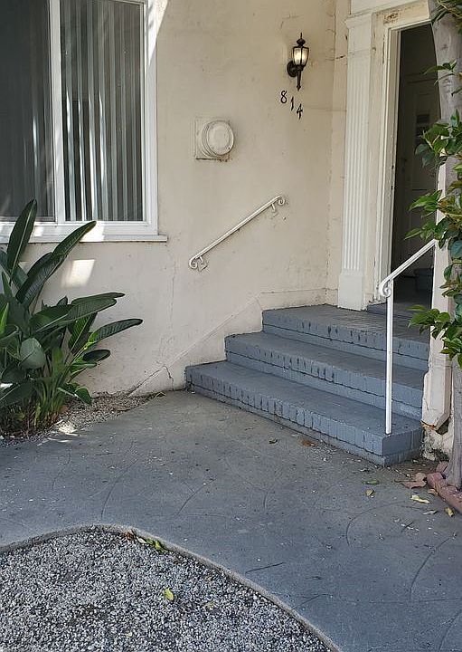 1st image of 814 S Kingsley Dr #6