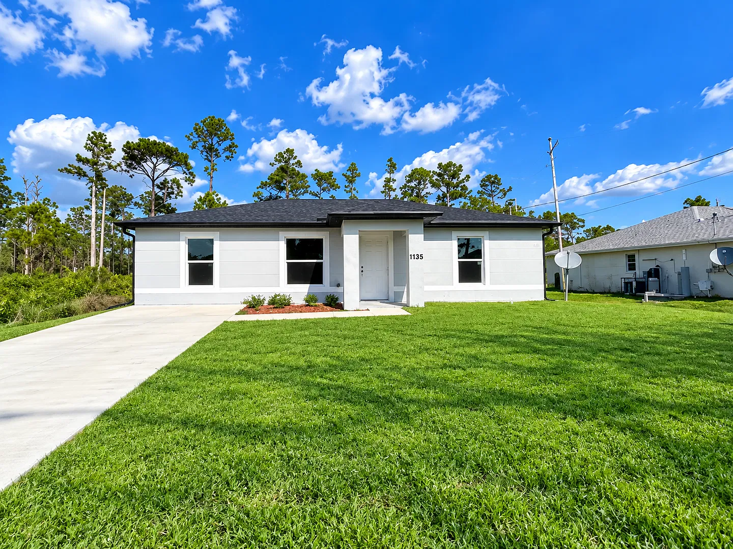 Move In Ready-3br 2ba Single Family Home In A Great Location! — Photo 1