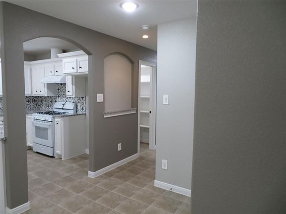 5th image of 5403 Farley Dr #B