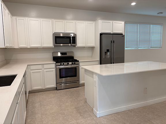 4th image of 1080 E Marlin Dr