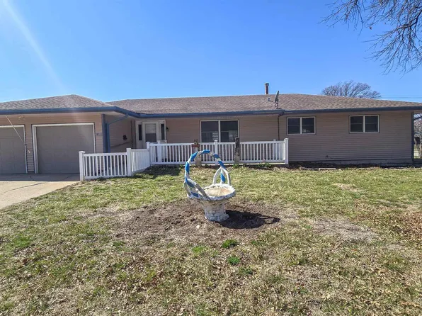1589 2nd Ave W, Horton, KS 66439