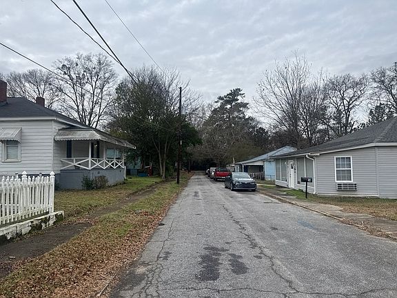 5th image of 11 Laurel St