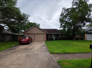 4315 Townes Forest Rd, Friendswood, TX 77546