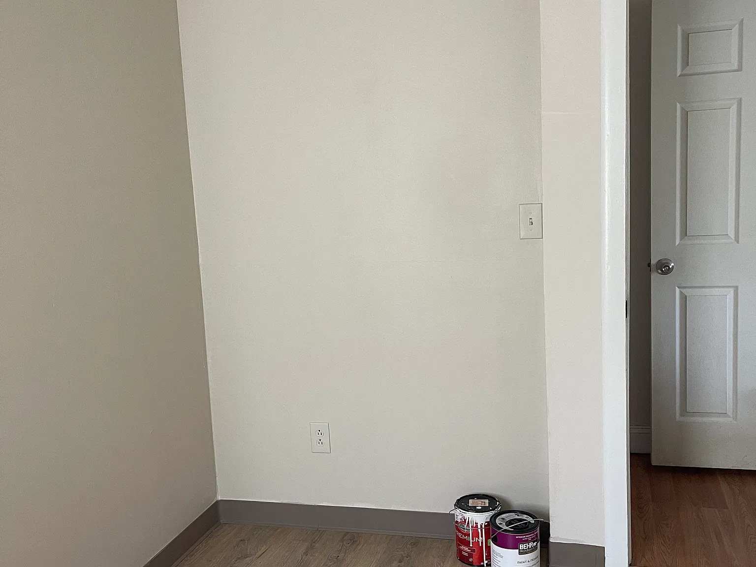 4 bed, $900 — Photo 1